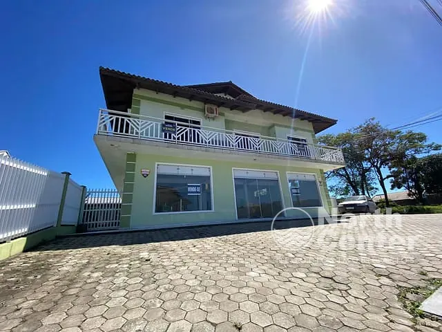 Sobrado com 576m² 3 quartos e 3 banheiros, à venda, no bairro CENTRO em Balneário Barra do Sul