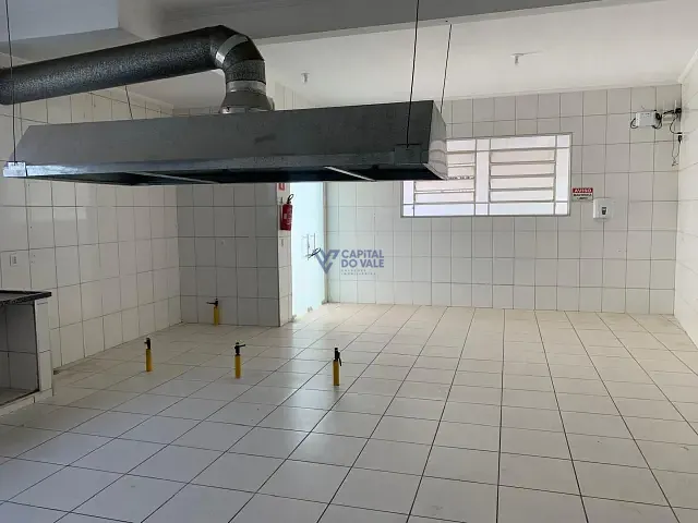 Sobrado com 208m², à venda ou para alugar, no bairro Residencial Bosque dos Ipês em São José dos Campos