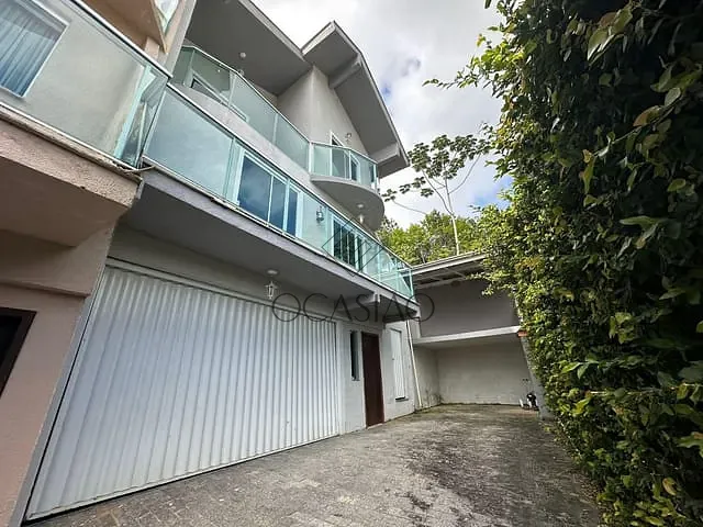 Sobrado 3 quartos e 3 banheiros, à venda, no bairro Praia dos Amores em Balneário Camboriú