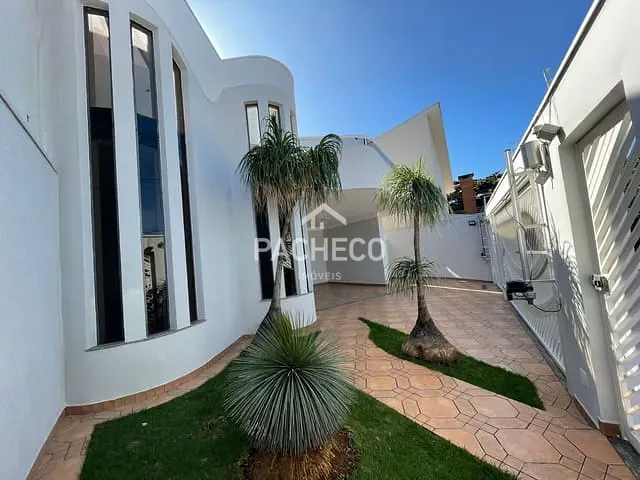 Sobrado com 313m² 4 quartos e 3 banheiros, à venda, no bairro Jardim Alfa em Santa Bárbara d'Oeste