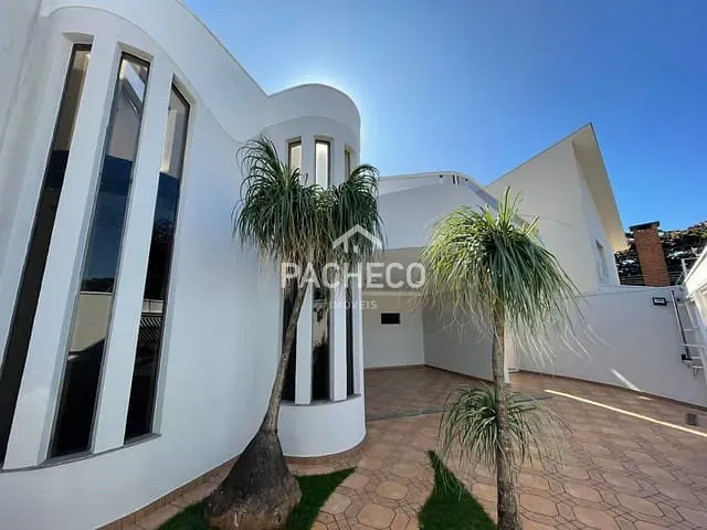 Sobrado com 313m² 4 quartos e 3 banheiros, à venda, no bairro Jardim Alfa em Santa Bárbara d'Oeste