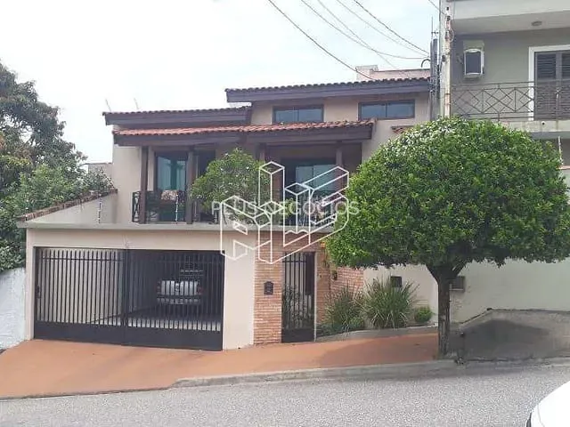 Casa com 285m² 3 quartos e 4 banheiros, à venda, no bairro Jardim Gutierres em Sorocaba