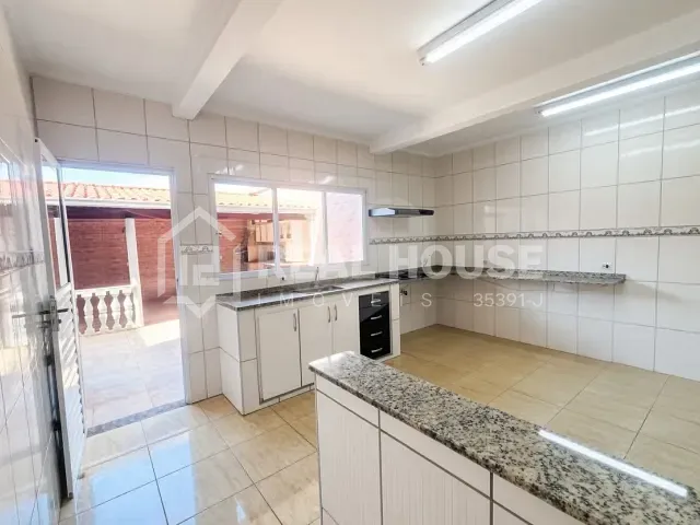 Sobrado 3 quartos e 3 banheiros, para alugar, no bairro Wanel Ville em Sorocaba