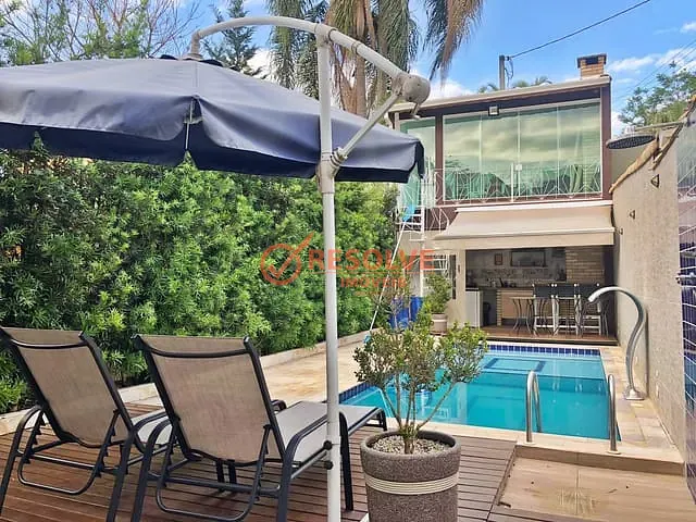 Sobrado com 200m² 3 quartos e 2 banheiros, à venda, no bairro ITAPEMA em Guararema