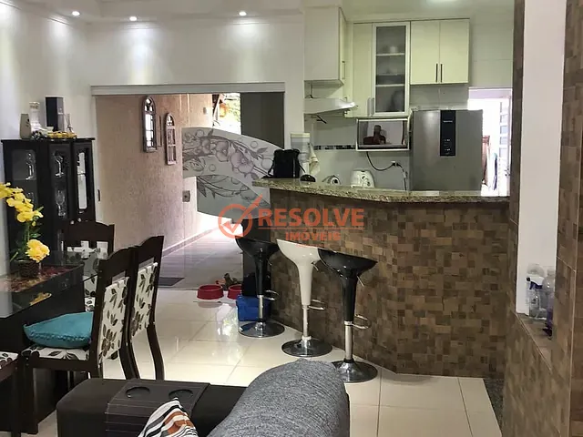 Sobrado com 200m² 3 quartos e 2 banheiros, à venda, no bairro ITAPEMA em Guararema