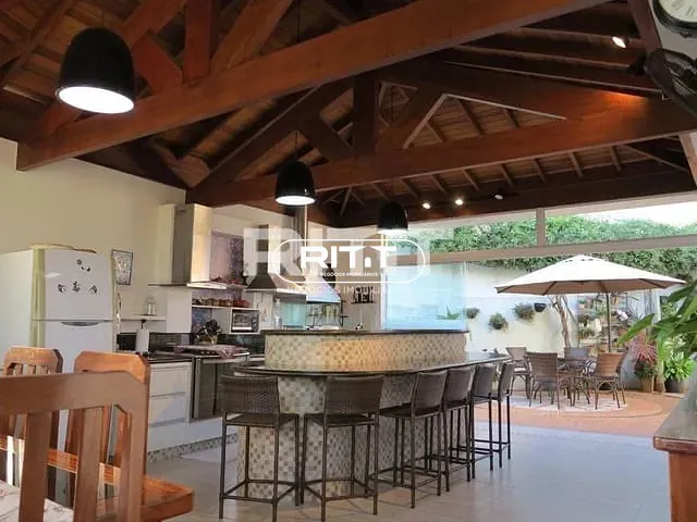 Sobrado com 251m² 5 quartos e 2 banheiros, à venda, no bairro Vila Bourbon (Sousas) em Campinas