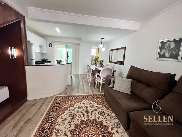 Sobrado com 86m² 2 quartos e 2 banheiros, à venda, no bairro Centro em Camboriú