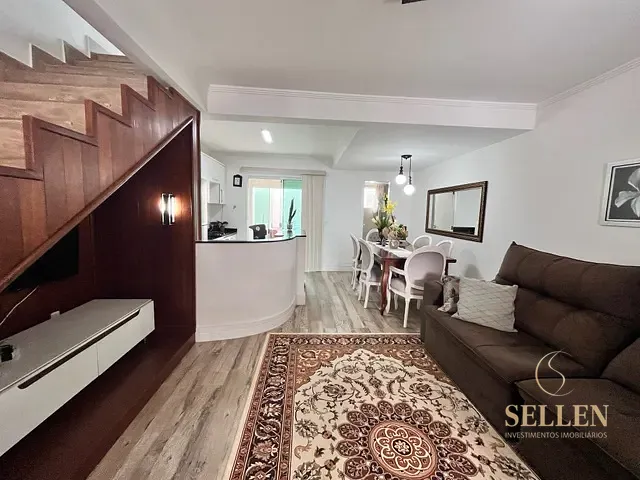 Sobrado com 86m² 2 quartos e 2 banheiros, à venda, no bairro Centro em Camboriú