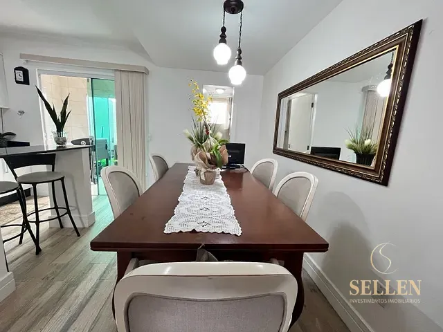 Sobrado com 86m² 2 quartos e 2 banheiros, à venda, no bairro Centro em Camboriú