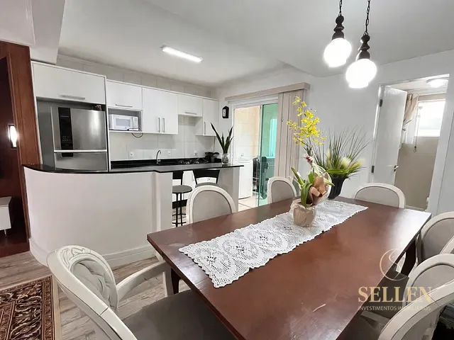 Sobrado com 86m² 2 quartos e 2 banheiros, à venda, no bairro Centro em Camboriú