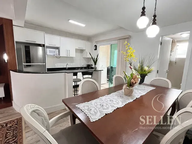 Sobrado com 86m² 2 quartos e 2 banheiros, à venda, no bairro Centro em Camboriú