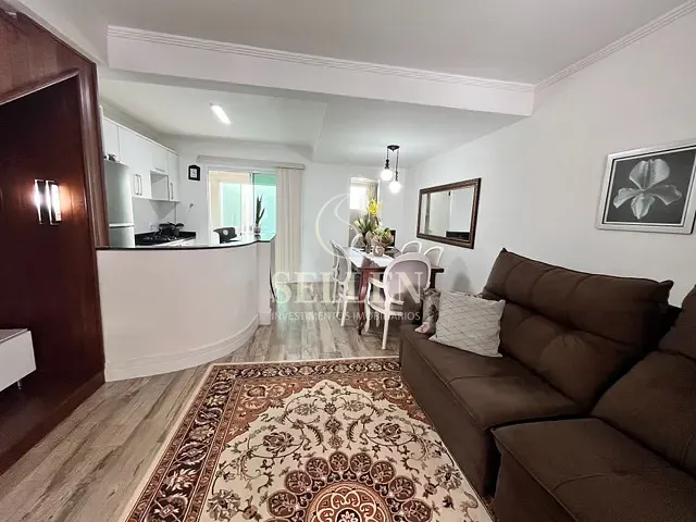 Sobrado com 86m² 2 quartos e 2 banheiros, à venda, no bairro Centro em Camboriú