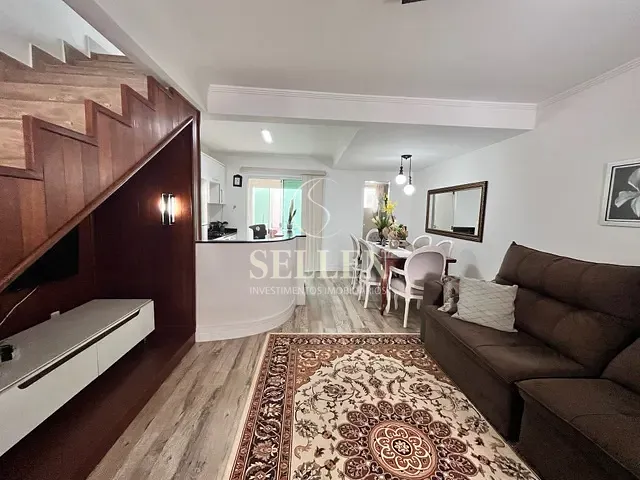 Sobrado com 86m² 2 quartos e 2 banheiros, à venda, no bairro Centro em Camboriú