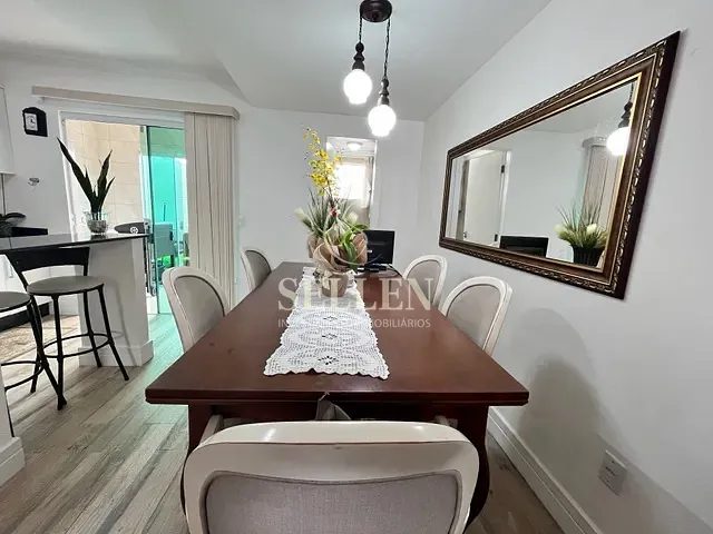 Sobrado com 86m² 2 quartos e 2 banheiros, à venda, no bairro Centro em Camboriú