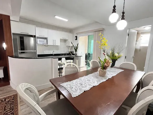 Sobrado com 86m² 2 quartos e 2 banheiros, à venda, no bairro Centro em Camboriú