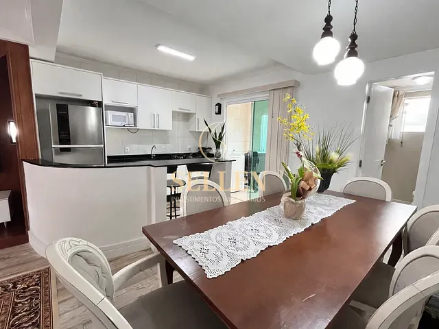 Sobrado com 86m² 2 quartos e 2 banheiros, à venda, no bairro Centro em Camboriú