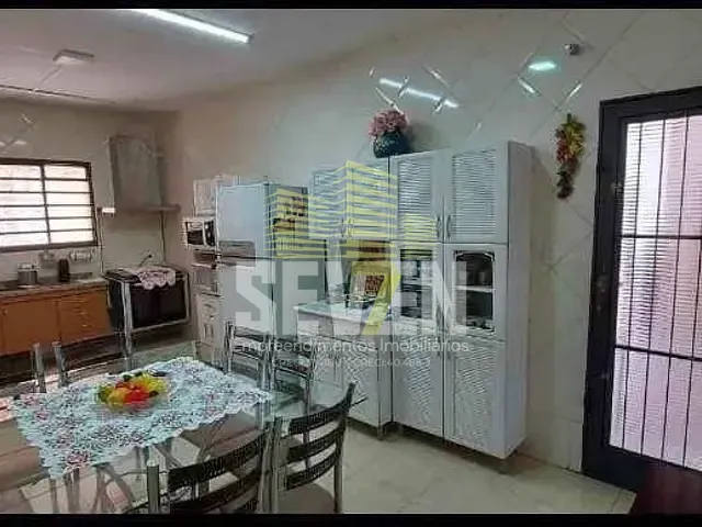 Sobrado com 252m² 3 quartos e 2 banheiros, à venda, no bairro Jardim Petrópolis em Bauru