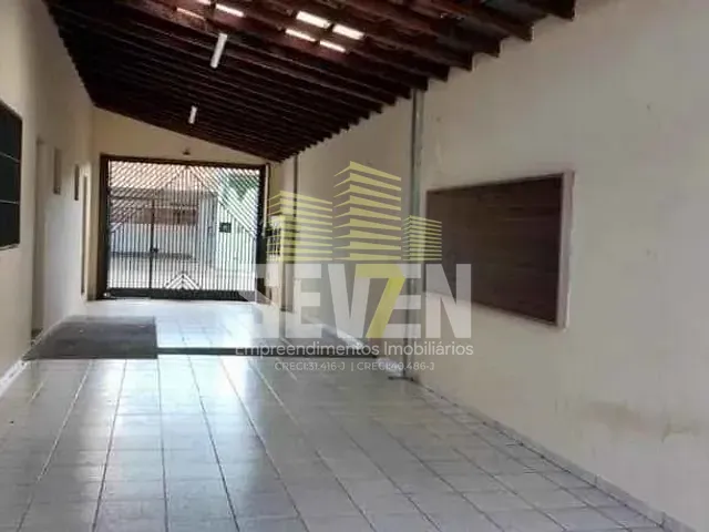 Sobrado com 252m² 3 quartos e 2 banheiros, à venda, no bairro Jardim Petrópolis em Bauru