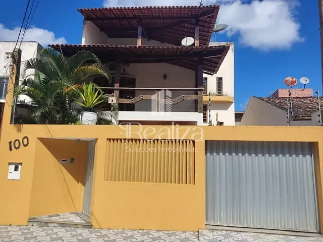Sobrado com 403m² 4 quartos e 5 banheiros, à venda, no bairro Castália em Itabuna
