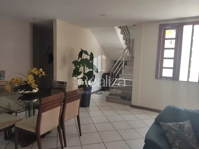 Sobrado com 403m² 4 quartos e 5 banheiros, à venda, no bairro Castália em Itabuna