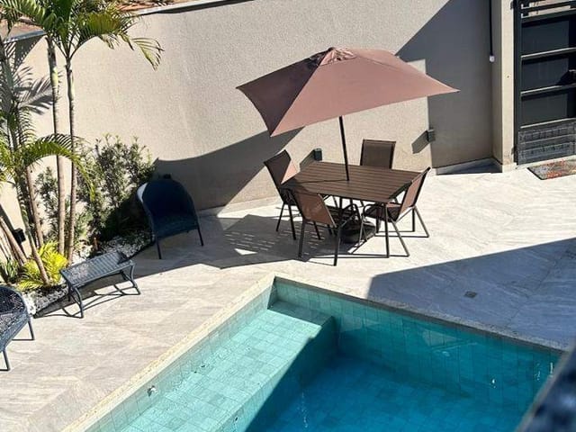 Sobrado com 216m² 3 quartos e 3 banheiros, à venda, no bairro Jardim Morumbi em Cambé