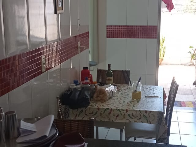Sobrado com 220m² 3 quartos e 2 banheiros, à venda, no bairro Parque Atheneu em Goiânia