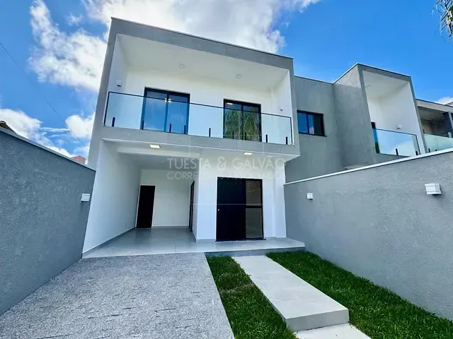 Sobrado com 135m² 3 quartos e 3 banheiros, à venda, no bairro Pioneiros em Fazenda Rio Grande