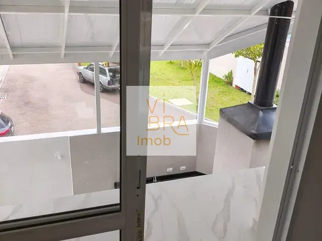 Sobrado 3 quartos e 2 banheiros, à venda, no bairro Uberaba em Curitiba