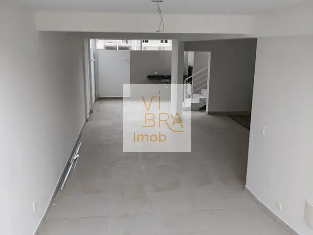 Sobrado 3 quartos e 2 banheiros, à venda, no bairro Uberaba em Curitiba