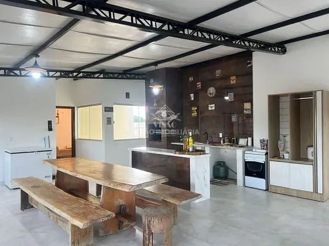 Sobrado com 400m² 3 quartos e 3 banheiros, à venda, no bairro Jardim Jacarandas em Sinop