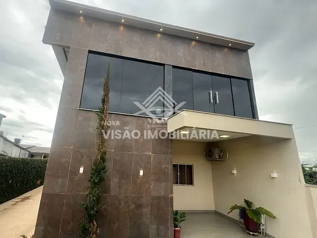 Sobrado com 400m² 3 quartos e 3 banheiros, à venda, no bairro Jardim Jacarandas em Sinop