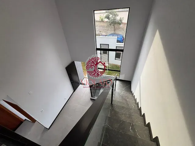 Sobrado com 180m² 3 quartos e 3 banheiros, à venda ou para alugar, no bairro Residencial Visão em Lagoa Santa