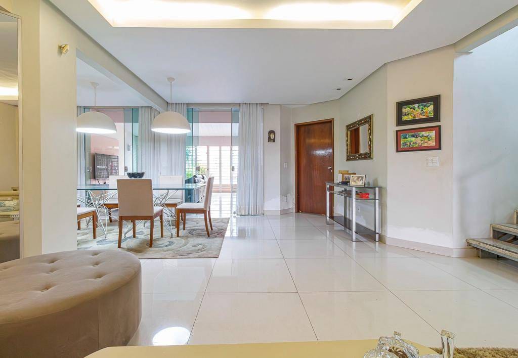 Sobrado, 4 quartos, 421 m² - Foto 1