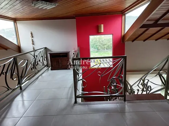 Sobrado com 500m² 5 quartos e 3 banheiros, à venda, no bairro JOSE GONÇALVES em ARMAÇÃO DE BÚZIOS