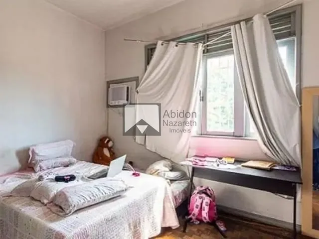 Sobrado com 220m² 6 quartos e 2 banheiros, à venda, no bairro Barreto em Niterói