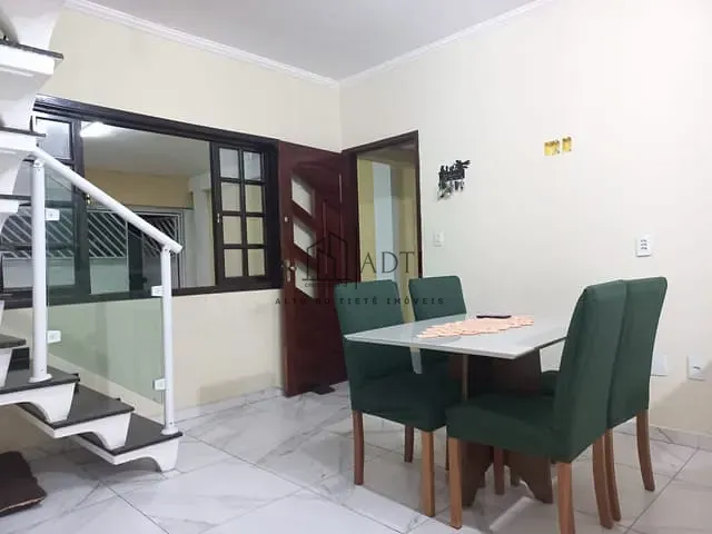 Sobrado com 141m² 4 quartos e 3 banheiros, à venda, no bairro Jardim Cambuci em Mogi das Cruzes