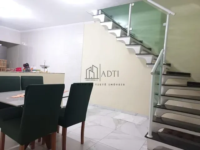 Sobrado com 141m² 4 quartos e 3 banheiros, à venda, no bairro Jardim Cambuci em Mogi das Cruzes