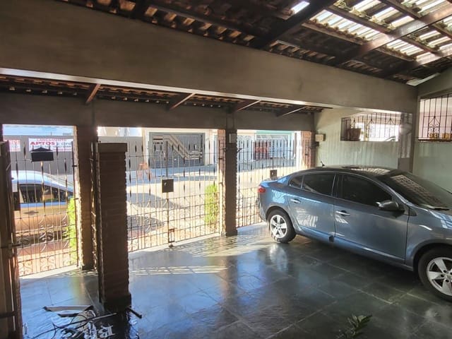 Sobrado 5 quartos e 2 banheiros, à venda, no bairro Vila São Pedro em Santo André