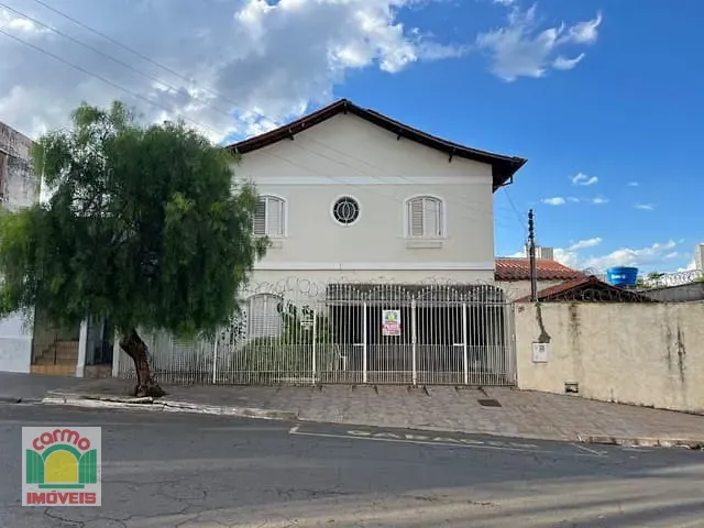 Sobrado com 288m² 4 quartos e 5 banheiros, à venda, no bairro Setor Central em Anápolis