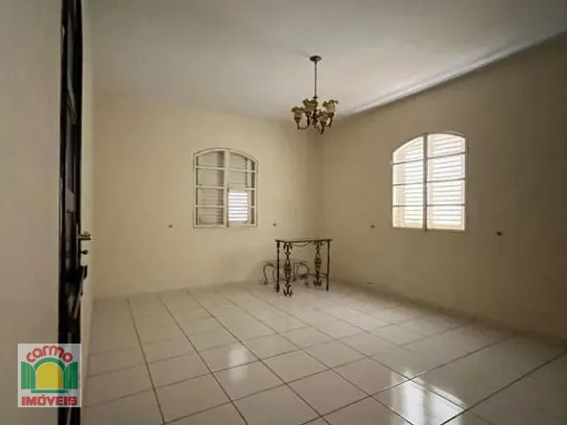 Sobrado com 288m² 4 quartos e 5 banheiros, à venda, no bairro Setor Central em Anápolis