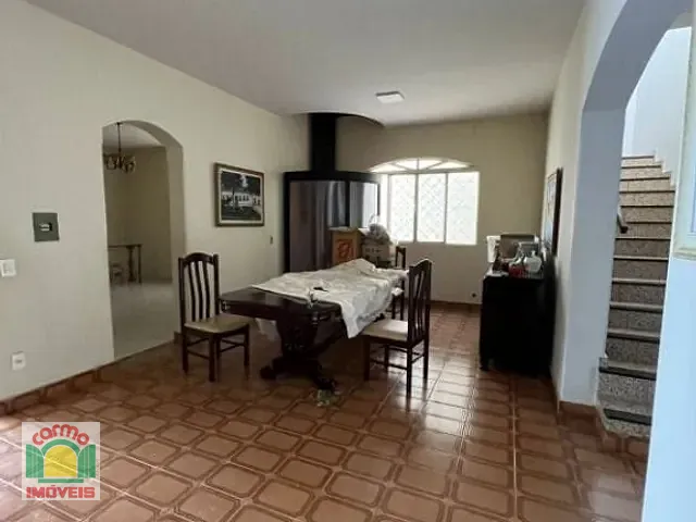 Sobrado com 288m² 4 quartos e 5 banheiros, à venda, no bairro Setor Central em Anápolis