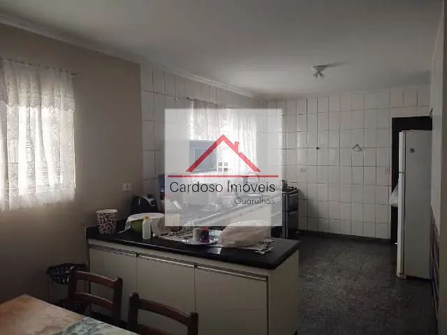 Sobrado com 210m² 3 quartos e 2 banheiros, à venda, no bairro Vila Galvão em Guarulhos