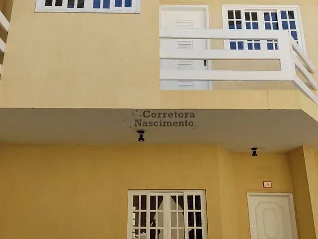 Sobrado 2 quartos e 2 banheiros, à venda, no bairro Jardim Flórida em Jacareí