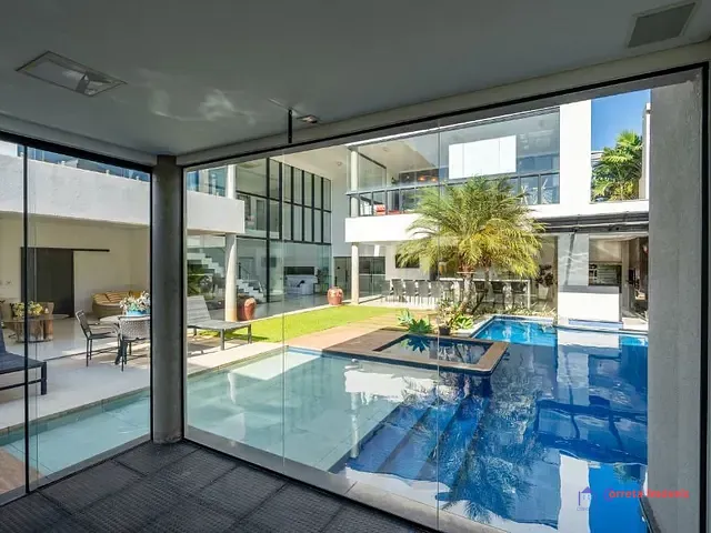 Sobrado com 789m² 6 quartos e 7 banheiros, à venda, no bairro Parque Mangueiras em Três Lagoas