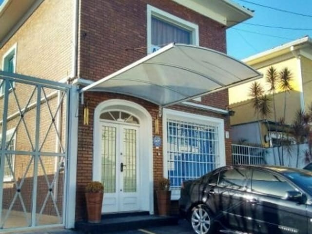 Sobrado com 380m², para alugar, no bairro Planalto Paulista em São Paulo