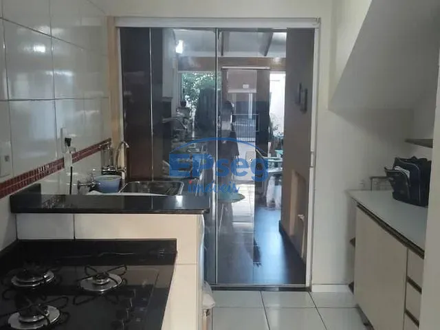 Sobrado com 120m² 3 quartos e 3 banheiros, à venda, no bairro Jardim São Paulo em Londrina