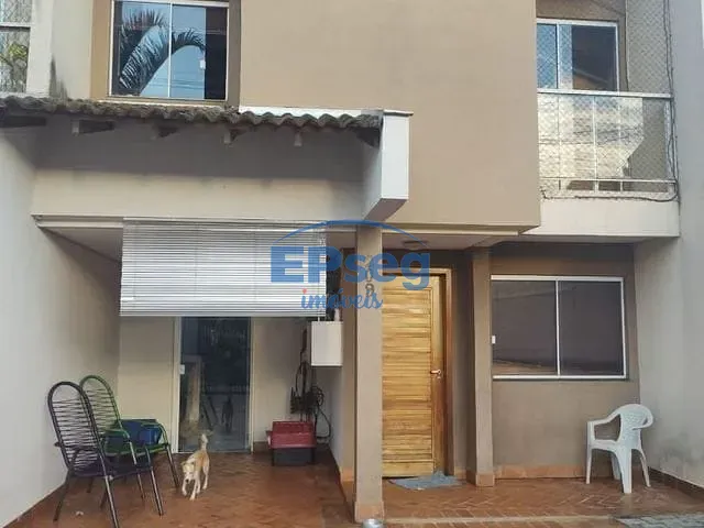 Sobrado com 120m² 3 quartos e 3 banheiros, à venda, no bairro Jardim São Paulo em Londrina
