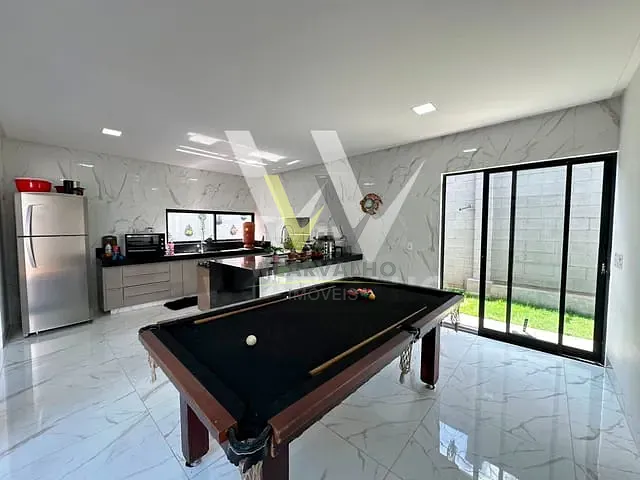 Sobrado com 360m² 4 quartos e 6 banheiros, à venda, no bairro Residencial Gaudi em Anápolis
