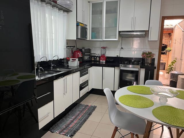 Sobrado 3 quartos e 1 banheiro, para alugar, no bairro Vila Camilópolis em Santo André