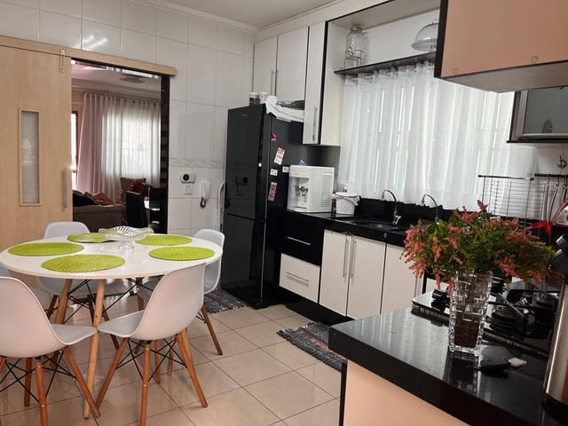 Sobrado 3 quartos e 1 banheiro, para alugar, no bairro Vila Camilópolis em Santo André